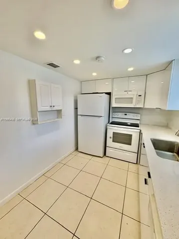9351 Fontainebleau Boulevard Miami FL 33172