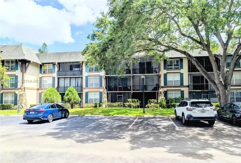 3720 Inverrary Drive Lauderhill FL 33319