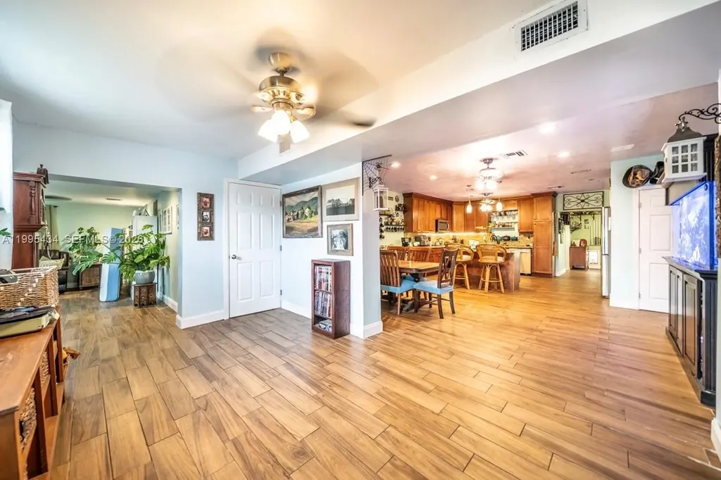 6890 SW 57th Street Davie FL 33314