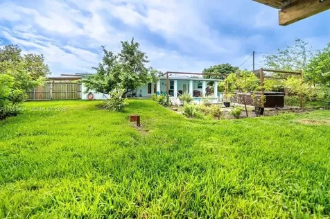 6890 SW 57th Street Davie FL 33314