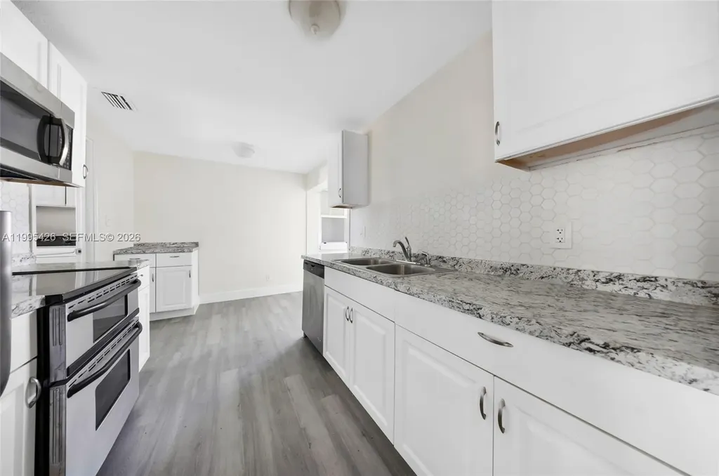2520 NW 2nd Drive Pompano Beach FL 33064