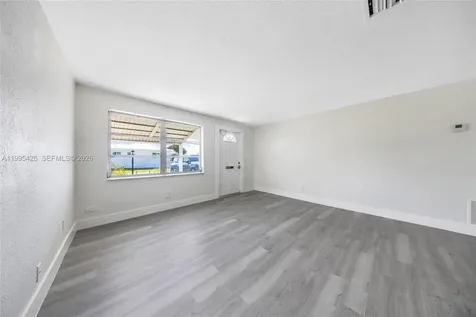 2520 NW 2nd Drive Pompano Beach FL 33064