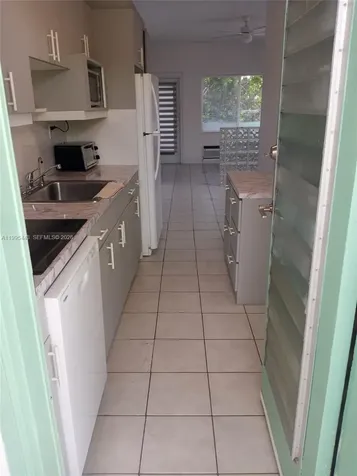 6490 Collins Avenue Miami Beach FL 33141
