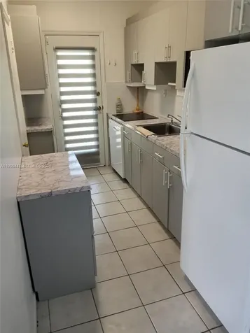 6490 Collins Avenue Miami Beach FL 33141