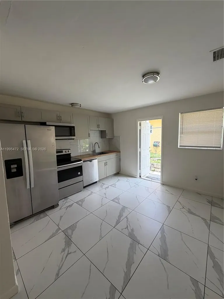 2851 NW 15th Court Fort Lauderdale FL 33311