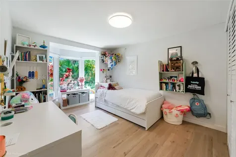 560 Hampton Lane Key Biscayne FL 33149