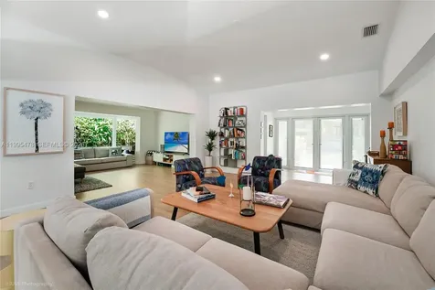 560 Hampton Lane Key Biscayne FL 33149