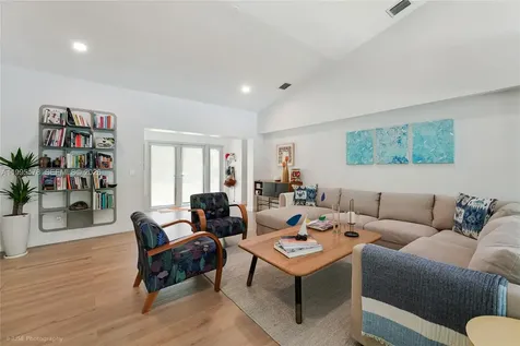 560 Hampton Lane Key Biscayne FL 33149