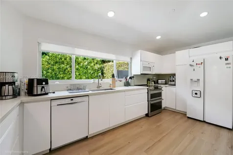 560 Hampton Lane Key Biscayne FL 33149