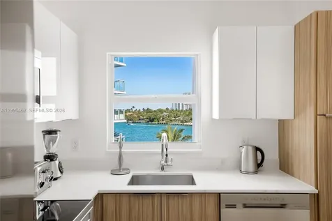 9881 E Bay Harbor Drive Bay Harbor Islands FL 33154