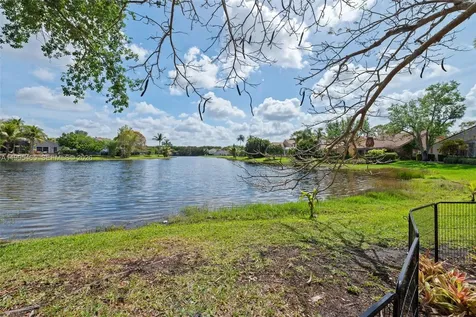 380 Cameron Drive Weston FL 33326