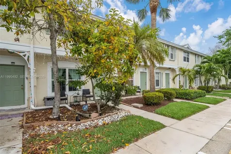 9925 NW 57th Manor Coral Springs FL 33076