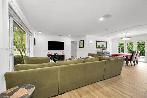 9370 SW 82nd Street Miami FL 33173