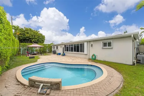 5810 SW 89th Court Miami FL 33173