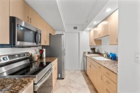 6917 Collins Avenue Miami Beach FL 33141