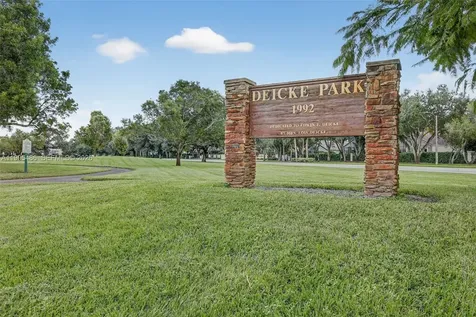 10517 NW 10th Street Plantation FL 33322