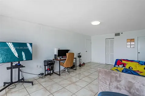 555 NE 15th Street Miami FL 33132