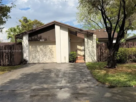 10828 SW 132nd Cir Court Miami FL 33186