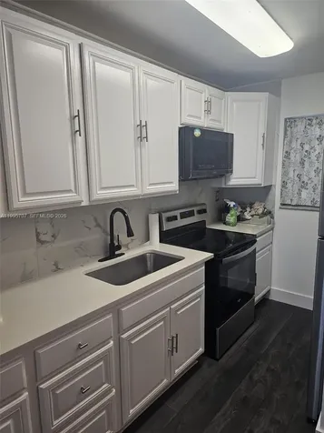 6055 W 19th Avenue Hialeah FL 33012