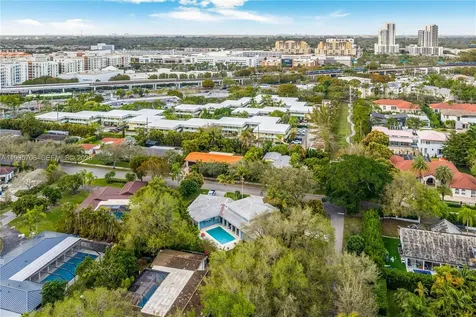 9200 SW 70th Avenue Pinecrest FL 33156