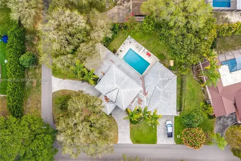 9200 SW 70th Avenue Pinecrest FL 33156