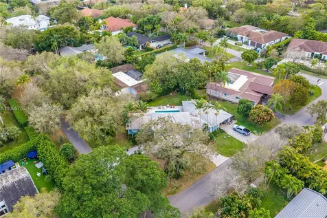 9200 SW 70th Avenue Pinecrest FL 33156