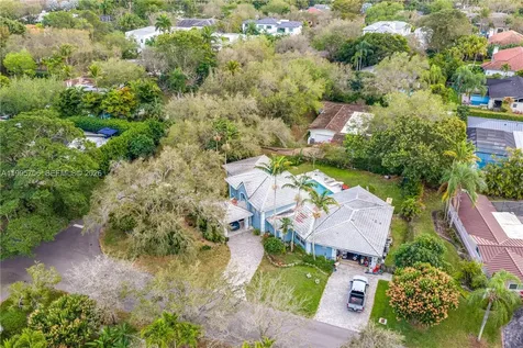9200 SW 70th Avenue Pinecrest FL 33156