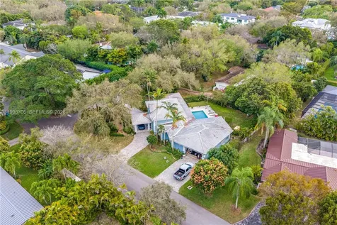 9200 SW 70th Avenue Pinecrest FL 33156