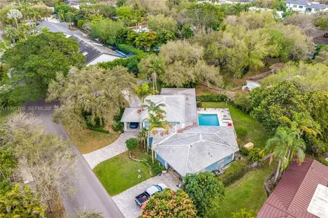 9200 SW 70th Avenue Pinecrest FL 33156