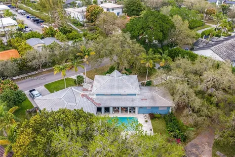9200 SW 70th Avenue Pinecrest FL 33156