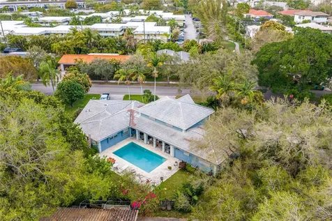 9200 SW 70th Avenue Pinecrest FL 33156