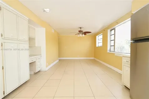 7193-7195 Pembroke Road Pembroke Pines FL 33023