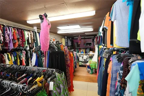 7193-7195 Pembroke Road Pembroke Pines FL 33023