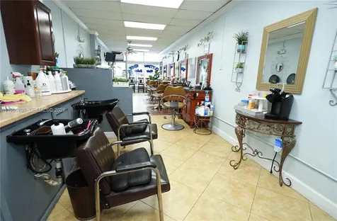 7193-7195 Pembroke Road Pembroke Pines FL 33023
