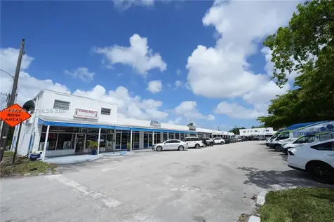7193-7195 Pembroke Road Pembroke Pines FL 33023