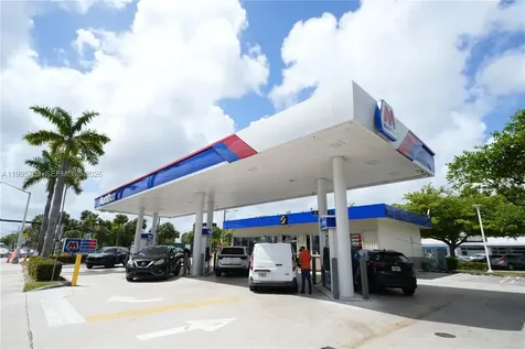 7193-7195 Pembroke Road Pembroke Pines FL 33023
