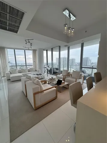 1100 Biscayne Boulevard Miami FL 33132