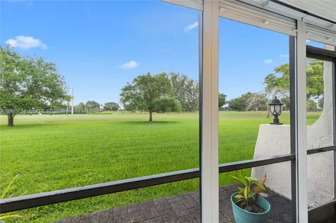 9200 W Hollybrook Lake Drive Pembroke Pines FL 33025
