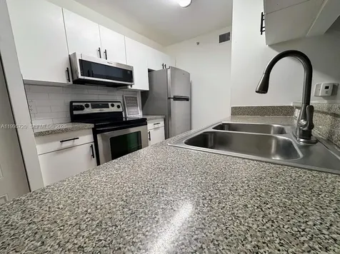460 S Park Road Hollywood FL 33021
