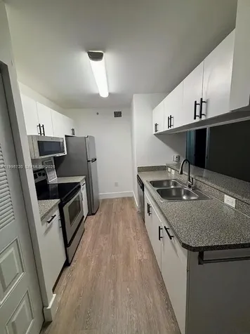 460 S Park Road Hollywood FL 33021
