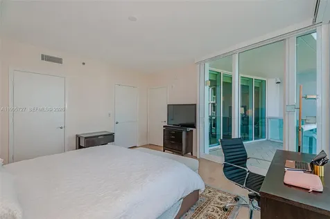 1000 S Pointe Drive Miami Beach FL 33139