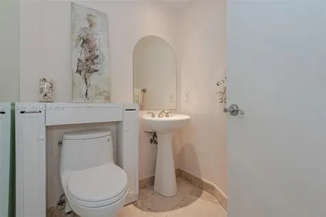 1000 S Pointe Drive Miami Beach FL 33139