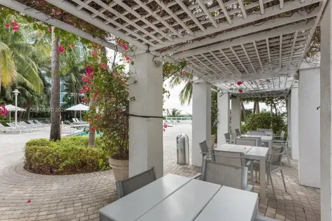 1000 S Pointe Drive Miami Beach FL 33139
