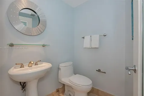1000 S Pointe Drive Miami Beach FL 33139