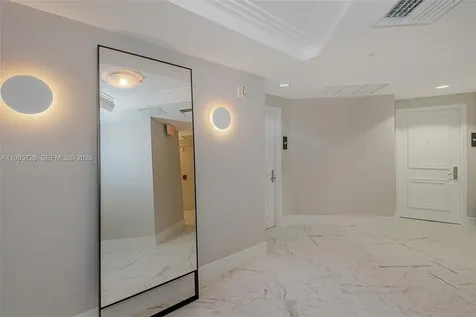1000 S Pointe Drive Miami Beach FL 33139