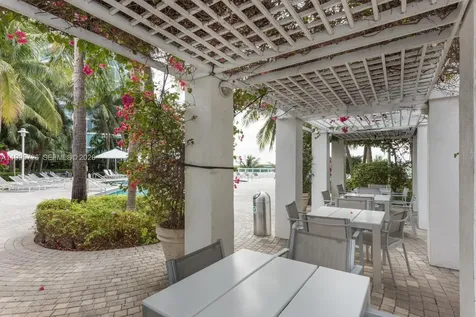 1000 S Pointe Drive Miami Beach FL 33139