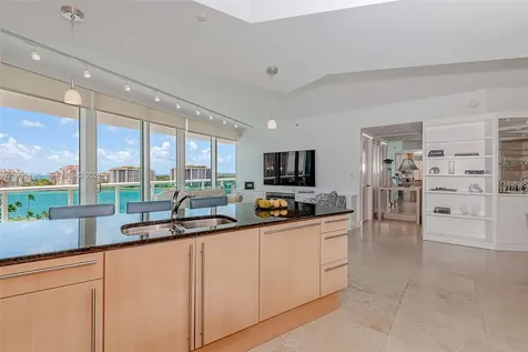 1000 S Pointe Drive Miami Beach FL 33139