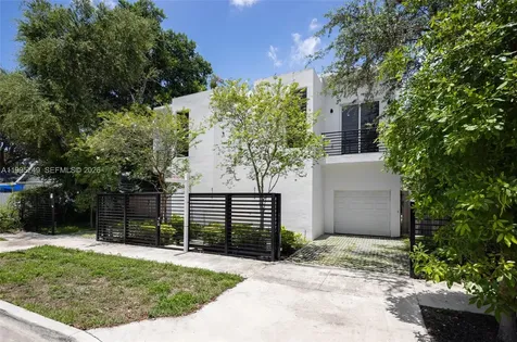 3162 Plaza Street Coconut Grove FL 33133