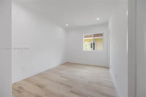 3162 Plaza Street Coconut Grove FL 33133
