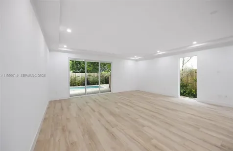 3162 Plaza Street Coconut Grove FL 33133